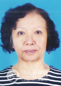 香港九龙小儿推拿师成富琴